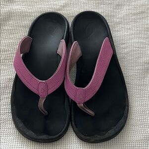 OluKai Women's Sandals - Bubblegum Pink and Black